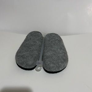 Woman’s Comfy clogs- Size 11